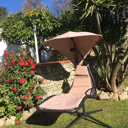 Claro De Luna Bed and breakfast